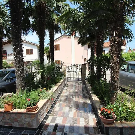 Dana & Stelio Comfort Studio Apartment Apartmán